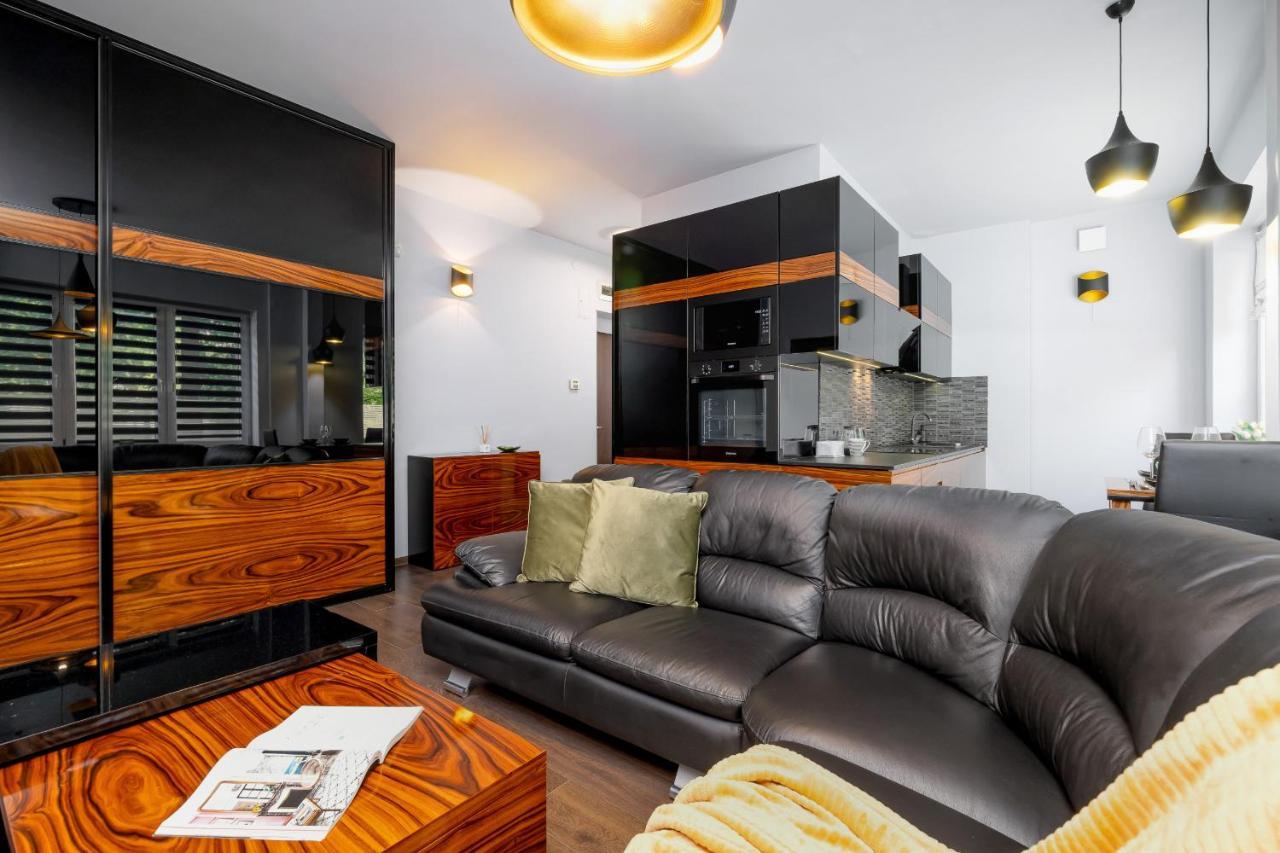 Stylish Korfantego Apartment Next To Spodek By Noclegi Renters Катовіце Екстер'єр фото